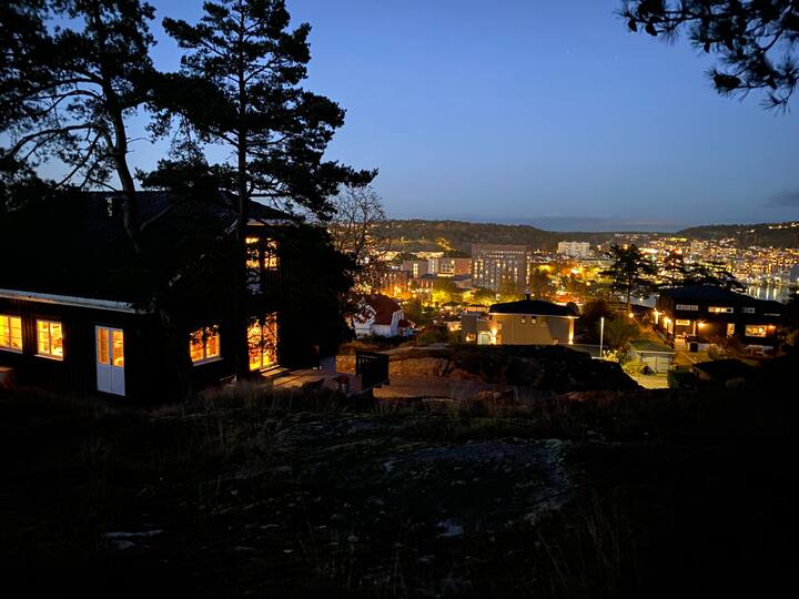 Large and great view property near the city centre Villas for Rent in