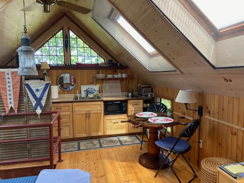 Popular Airbnb listing: Rocky Neck Studio/Loft, Gloucester, Mass. in Gloucester