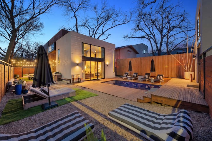 NEW Luxe DT Austin Oasis | Pool | Casita gallery image 5