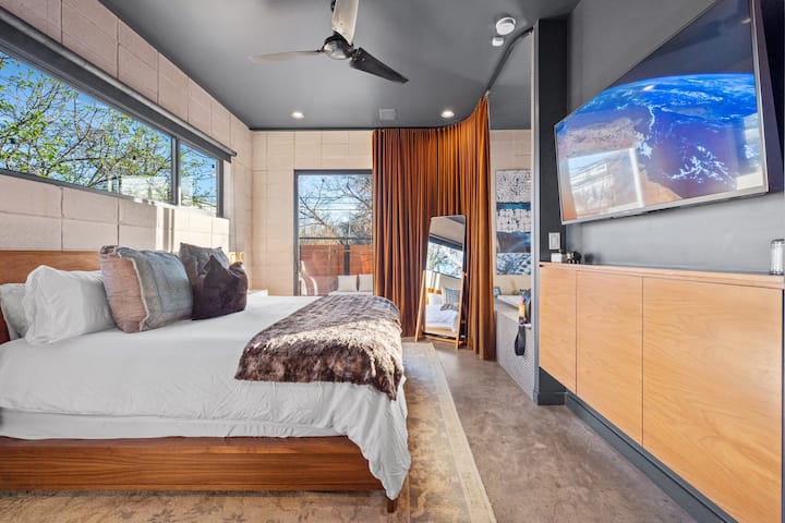 Главна спалня - суперголямо двойно легло