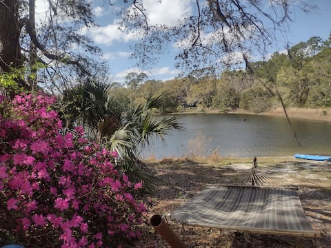 Modern Cottage on Private Spring Fed Lake