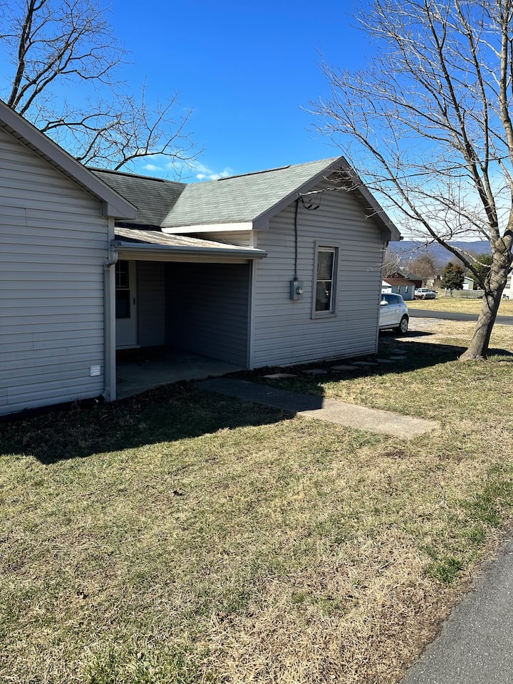 North Valley Cottage Houses for Rent in Elkton, Virginia, United