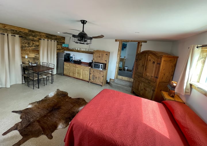 Kozy Kabin, Big Bend National Park, Terlingua TX Guesthouses for Rent