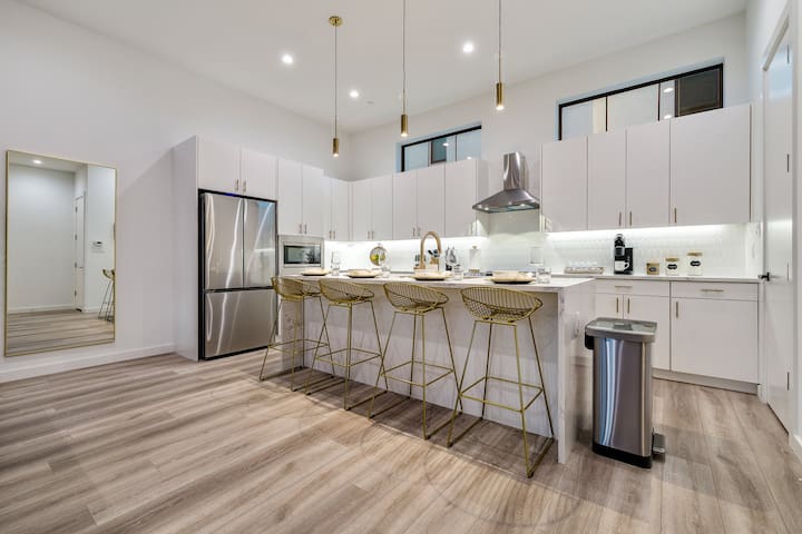 KL Residence | Rooftop Projector | 5 Min-Downtown gallery image 3