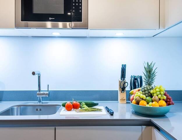 Luxury 2 bedroom Penthouse in Gloucester Road gallery image 4