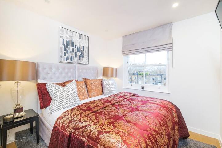 Luxury 2 bedroom Penthouse in Gloucester Road gallery image 5