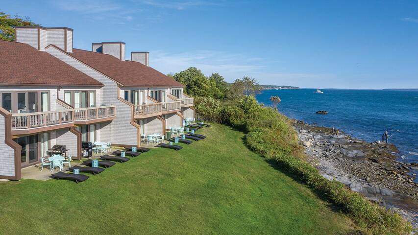 Ocean Front Townhome, Narragansett Bay gallery image 2