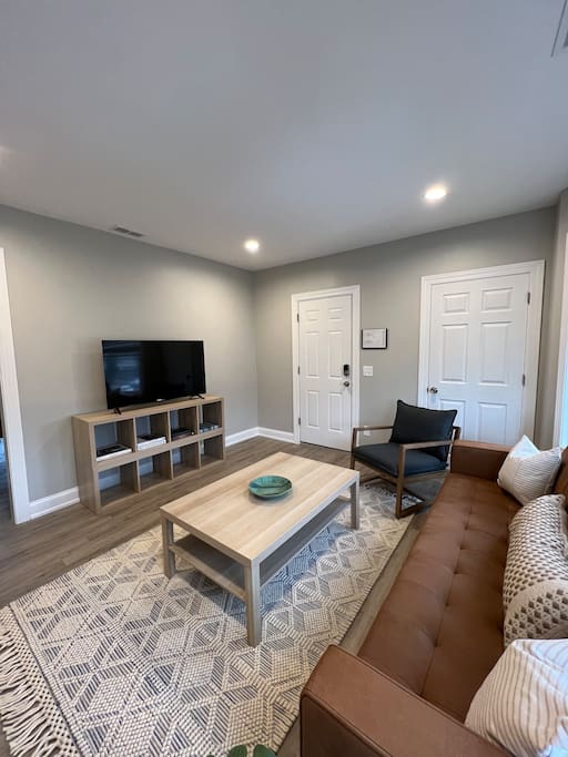 Freshly Renovated 2 Bedroom