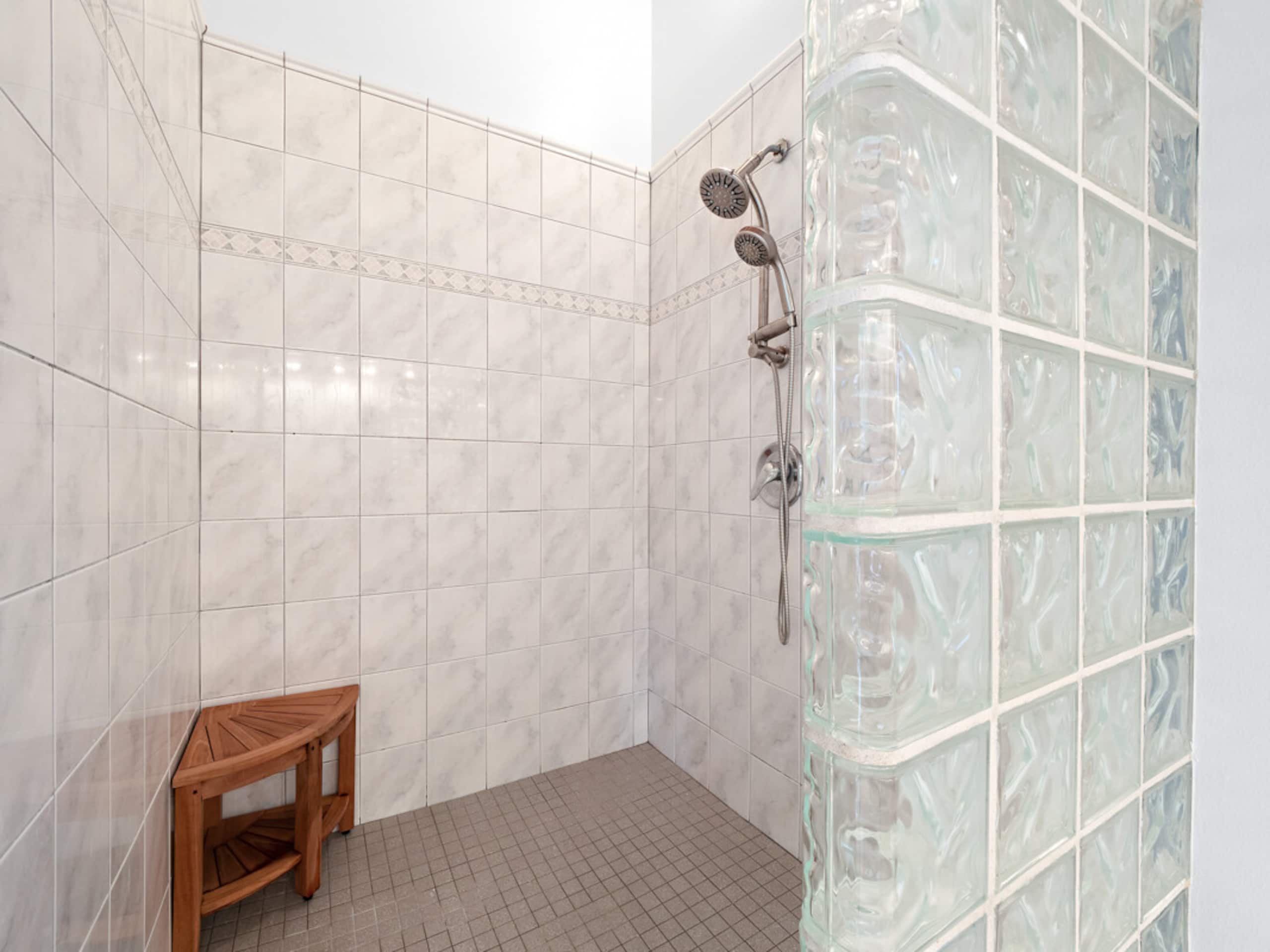 Home in Keaau · ★4.8 · 3 bedrooms · 6 beds · 2 private baths - Image 16