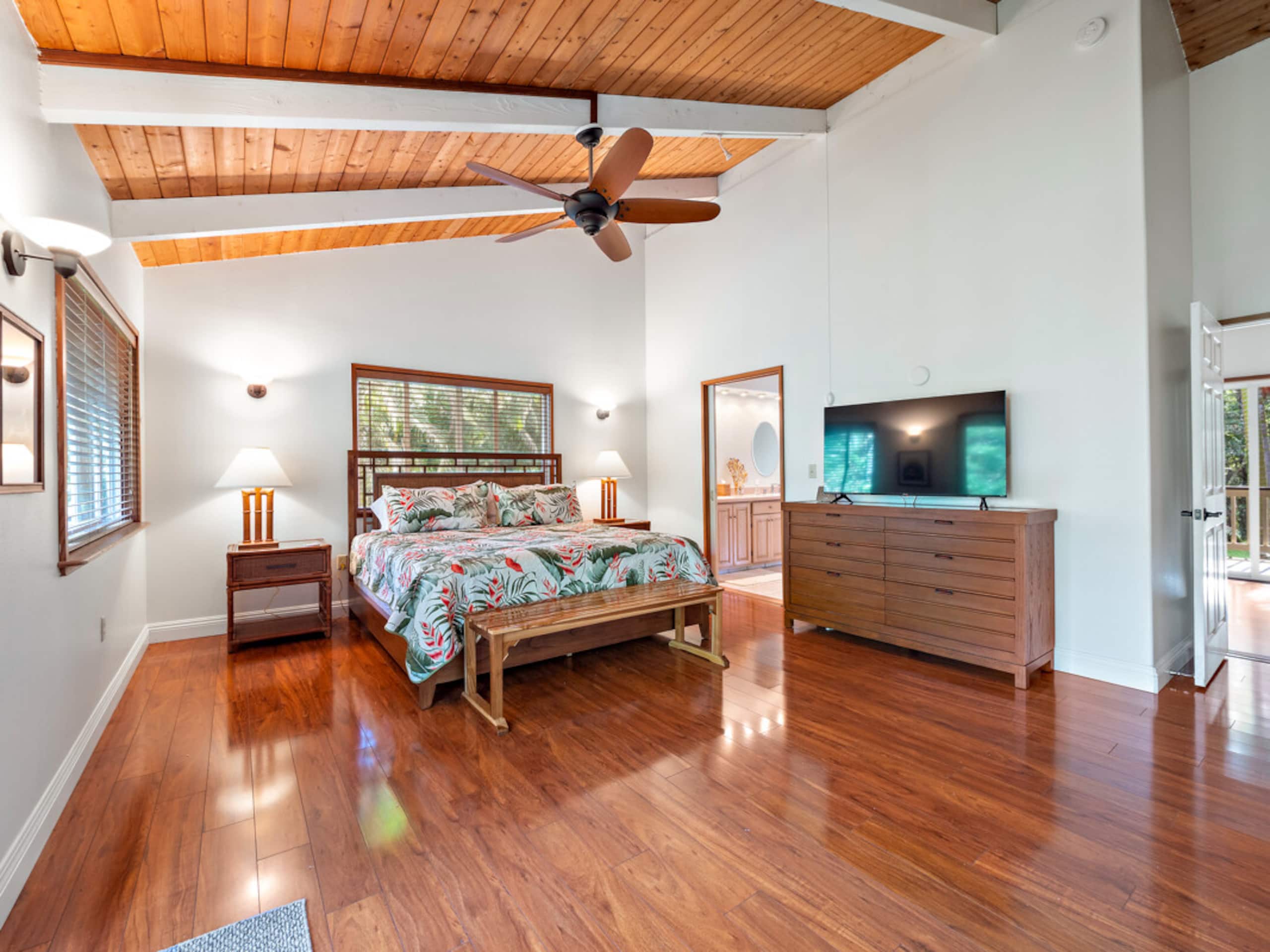 Home in Keaau · ★4.8 · 3 bedrooms · 6 beds · 2 private baths - Image 2