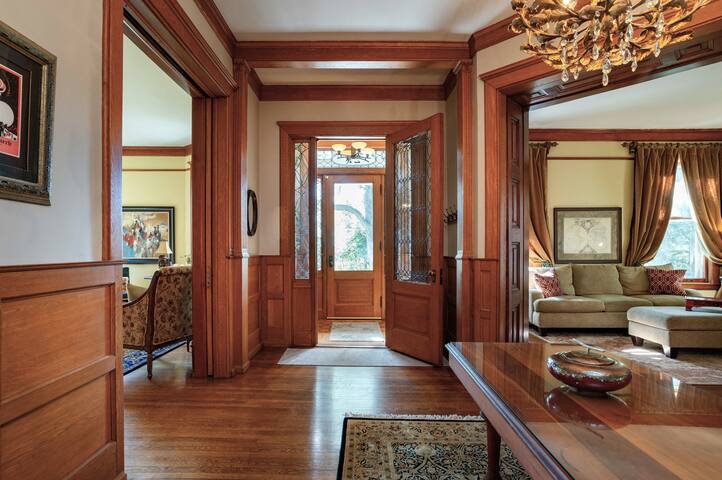 Best*Location toWalk, Shop&Eat Summit, Grand+Selby gallery image 2