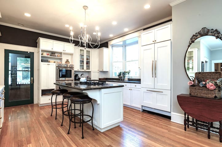 Best*Location toWalk, Shop&Eat Summit, Grand+Selby