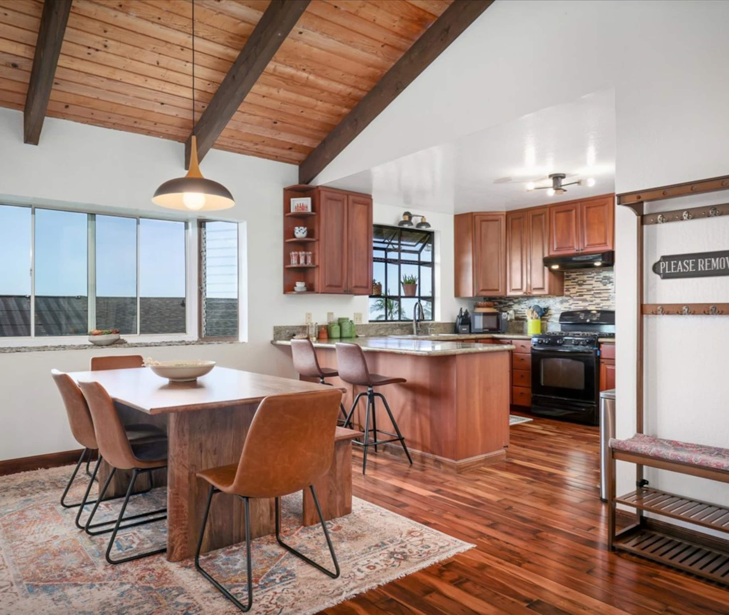Home in Kailua-Kona · ★4.92 · 3 bedrooms · 5 beds · 2 baths - Image 15