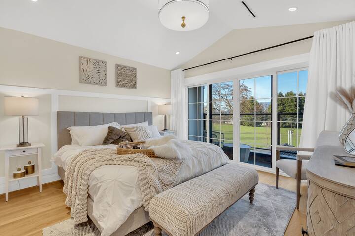 Newly Built Modern Kerrisdale Home gallery image 4