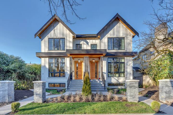 Newly Built Modern Kerrisdale Home gallery image 5