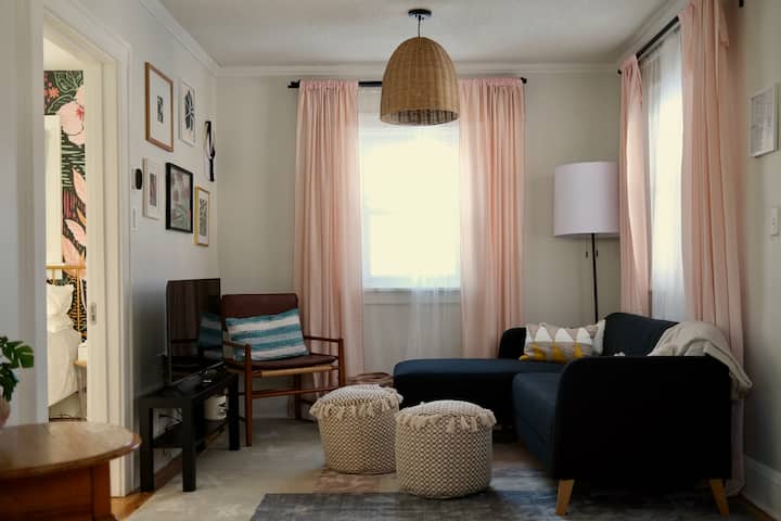 Cozy Cottage With Backyard Perfect For Dogs - Edina, MN
