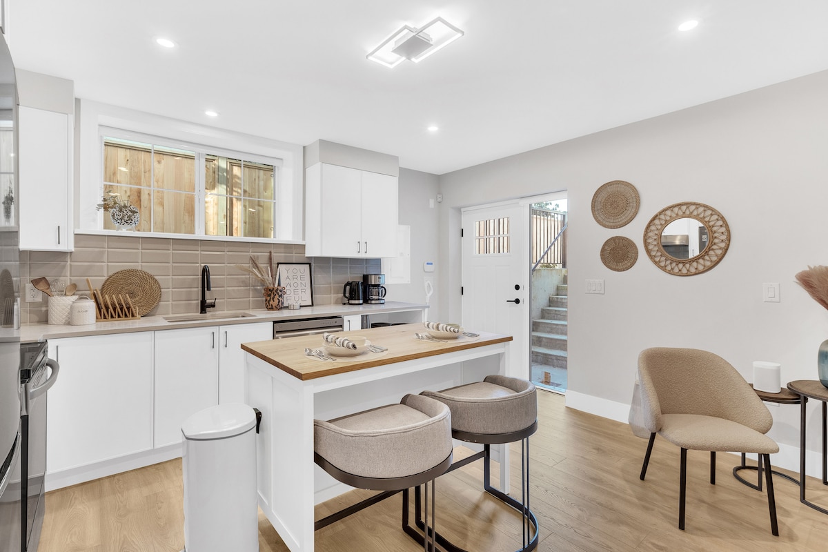 Cozy 1BR Basement Suite | Near Kerrisdale Village
