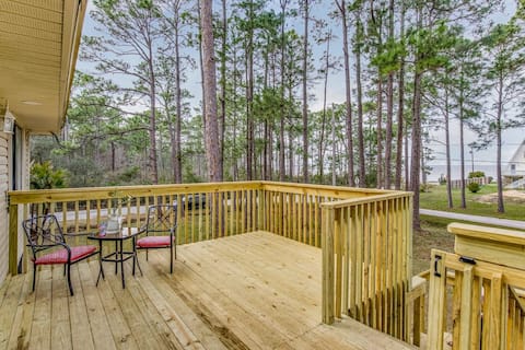 Popular Airbnb listing: Woodsy Retreat, steps to Bay- Hot tub! in Midway