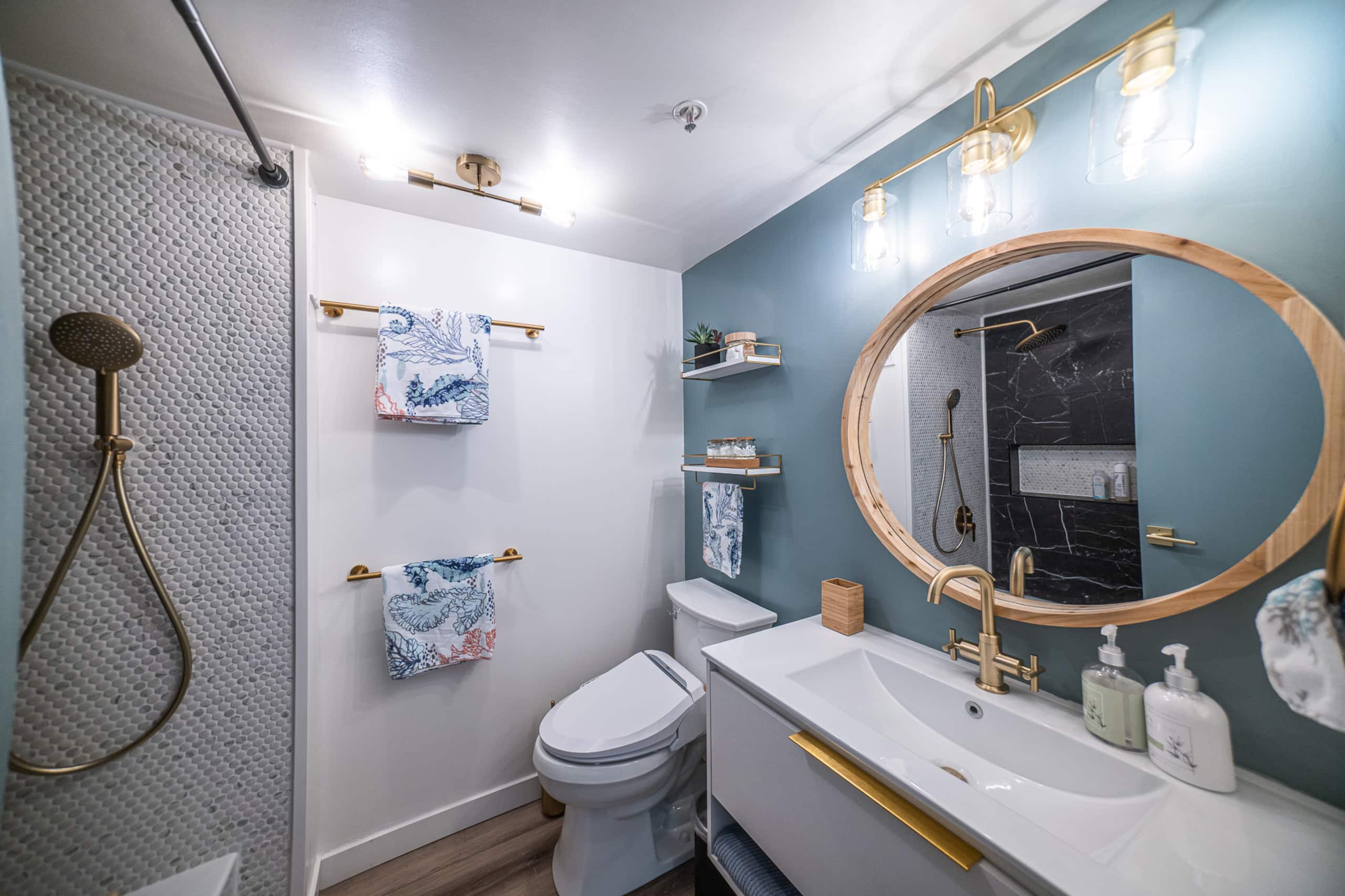 Condo in Honolulu · ★4.98 · 1 bedroom · 2 beds · 1 private bath - Image 26