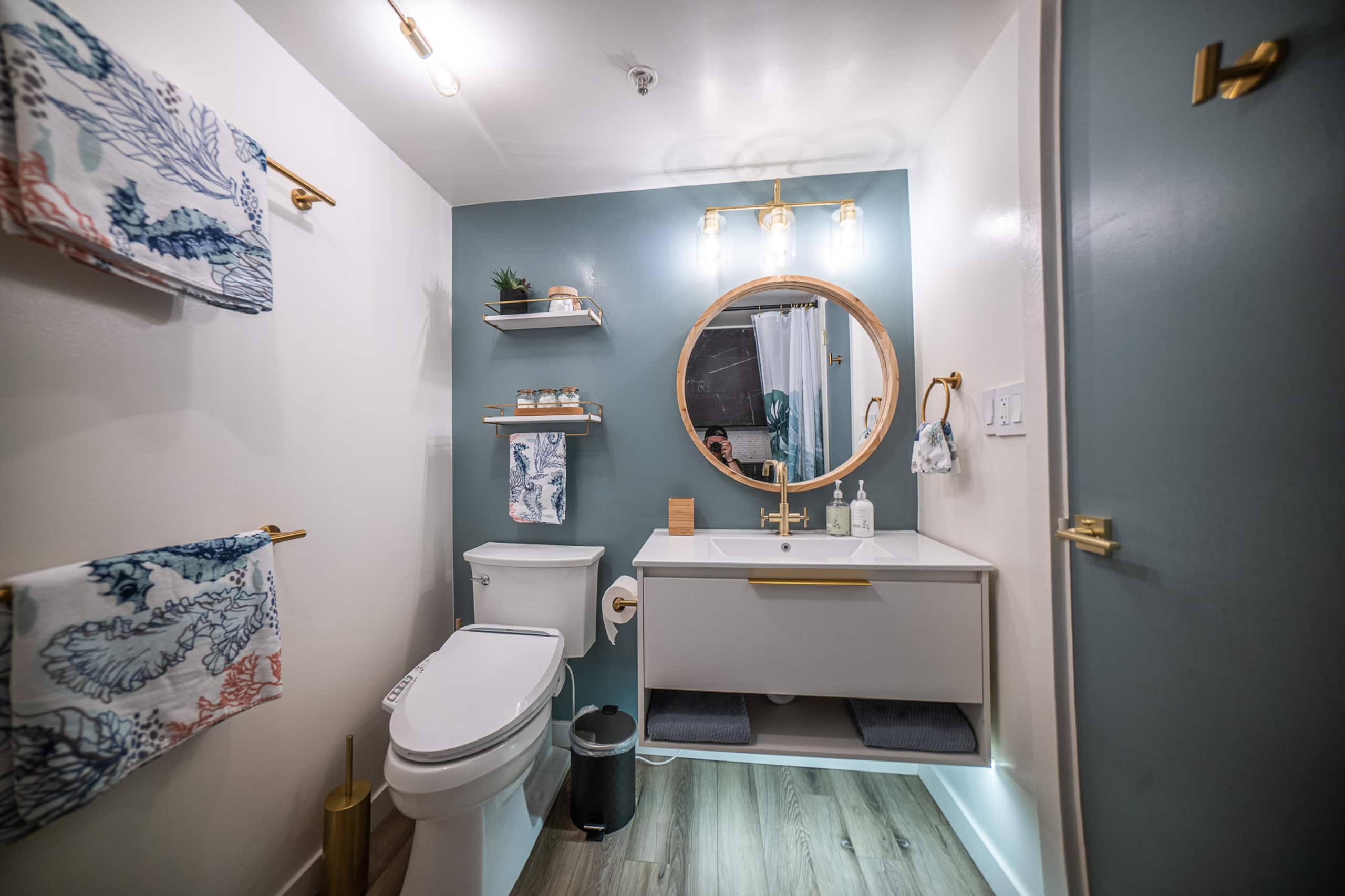 Condo in Honolulu · ★4.98 · 1 bedroom · 2 beds · 1 private bath - Image 29