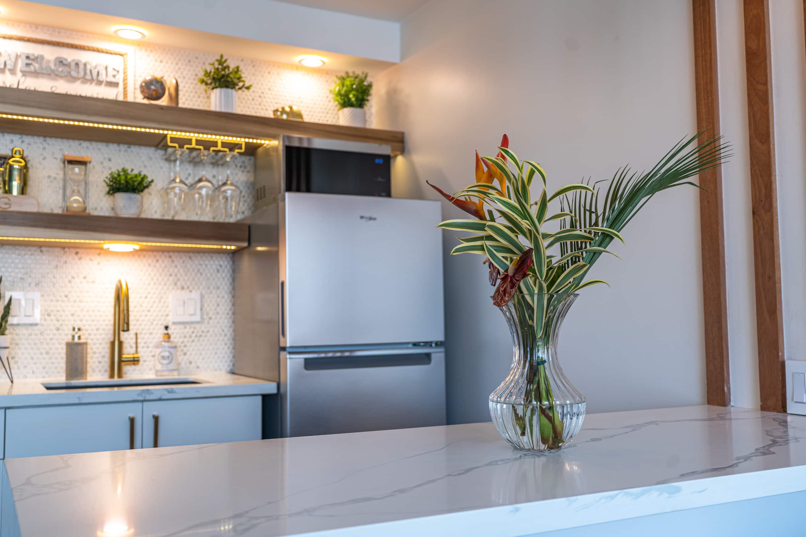 Condo in Honolulu · ★4.98 · 1 bedroom · 2 beds · 1 private bath - Image 9