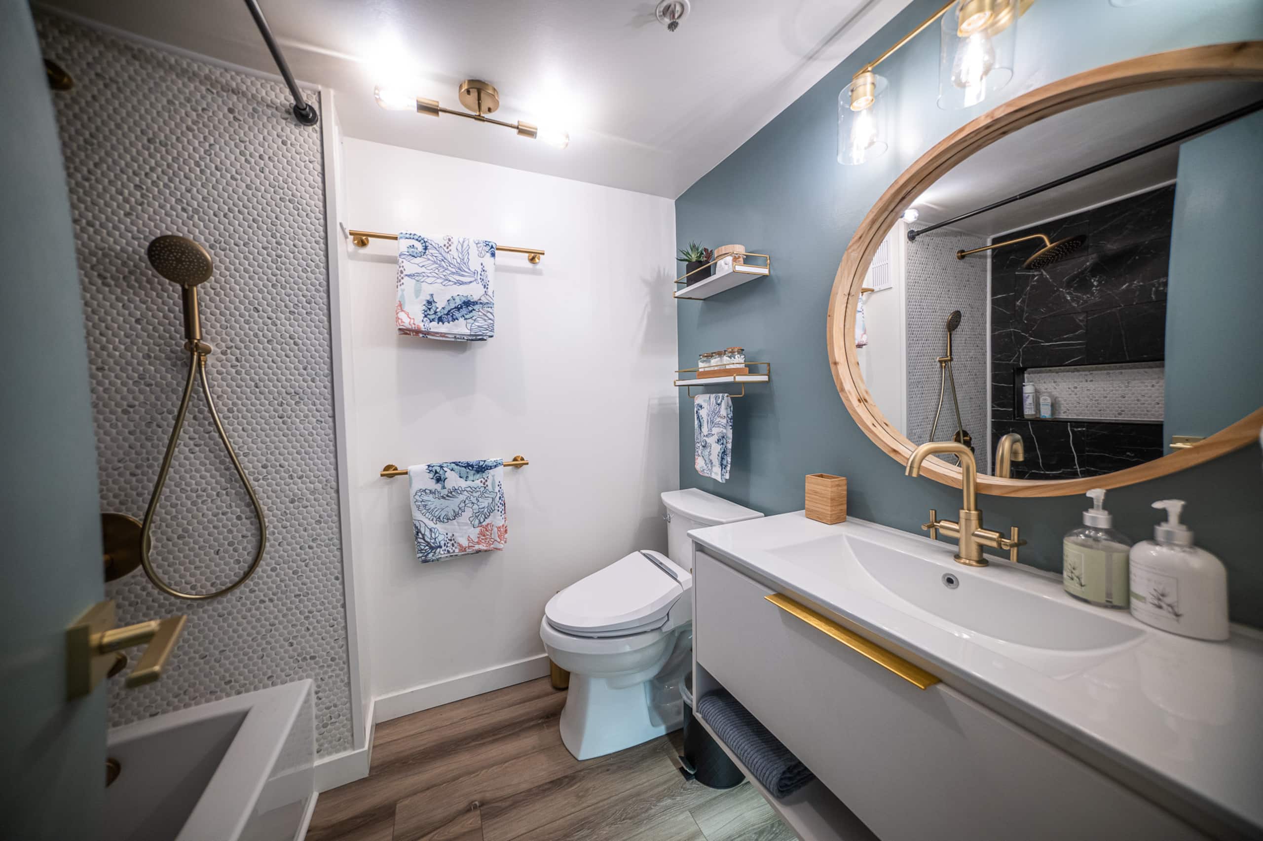 Condo in Honolulu · ★4.98 · 1 bedroom · 2 beds · 1 private bath - Image 33