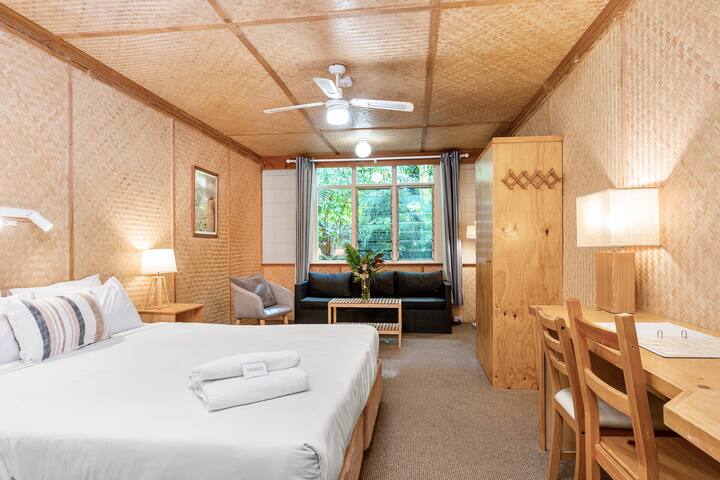 Entire Beachside Motel – Exclusive Use & Pool gallery image 3