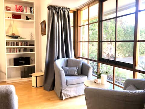 Popular Airbnb listing: Casa De La Mare in Ocean Grove