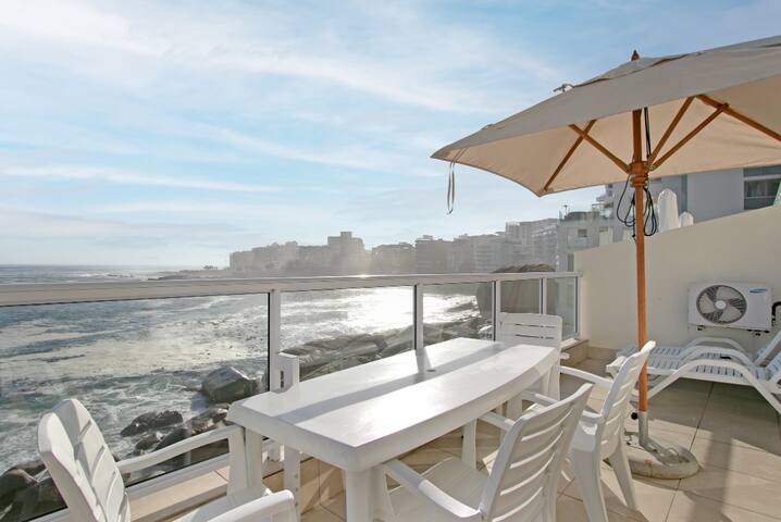 Bantry Bay International. gallery image 3