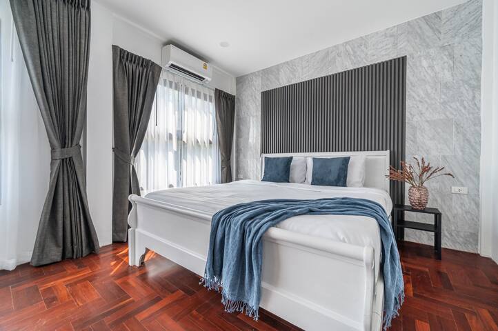 BigHouse 5Bedrooms_7Beds_CityCenter_BTS 800m_7-11 gallery image 3