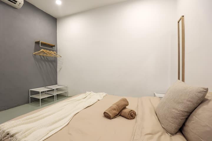 Dhoma 3.
Një krevat dopio "queen"
Peshqirë të ofruar