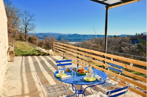 Quiet between Luberon & Ventoux