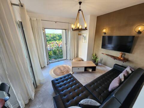 Luxury Waterfront Villa in Gated Port Chambly