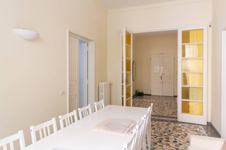 Large & Quiet 5BR Outside ZTL & 10min from Center gallery image 2