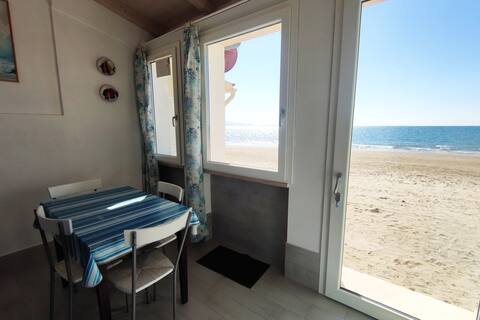 Beach House - Sleeps 7