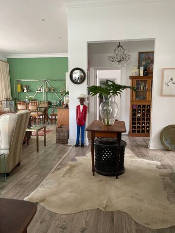 Family Home with Pool in Upper Claremont