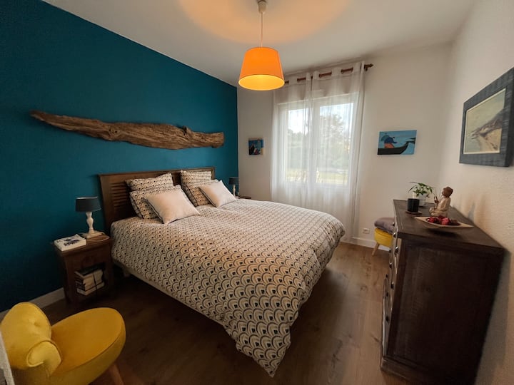 1ª habitación con cama de matrimonio. 