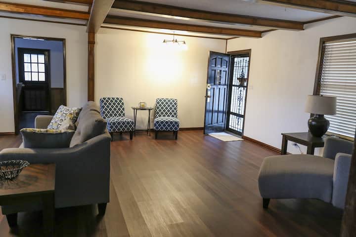 Quiet, 4-bed home with park view. - Houses for Rent in