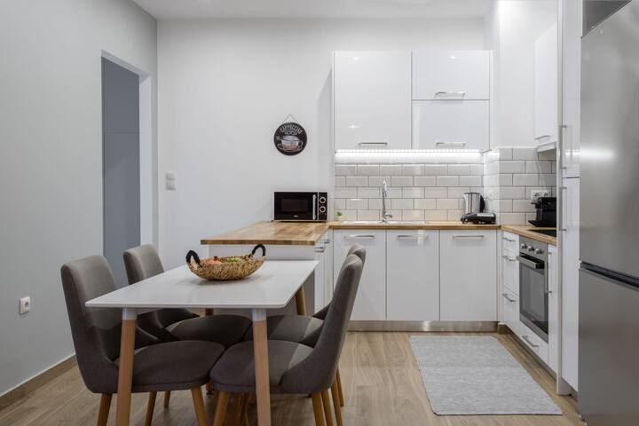 Athens Hill Suite gallery image 4