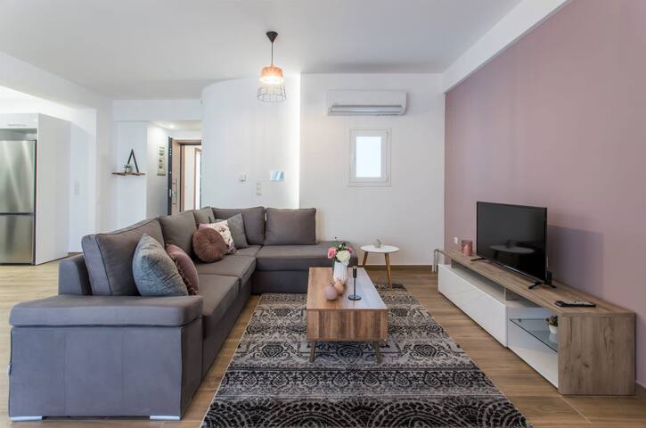 Athens Hill Suite gallery image 2