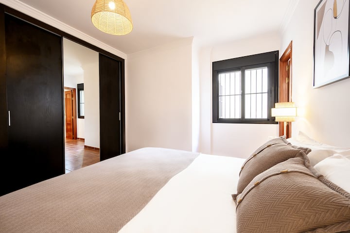 "Oazi yt privat me një krevat të rehatshëm dhe një atmosferë çlodhëse."