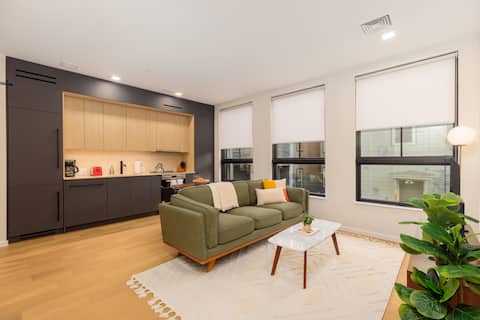 Top Airbnb: Beautiful Mission Hill 1Br/Ba! in Mission Hill