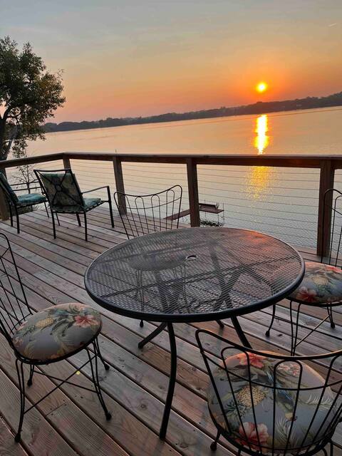Quiet home on the lake