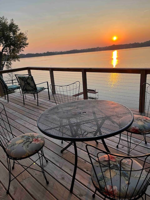 Quiet home on the lake
