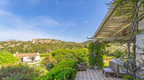 Podere spartaco, stone house san pantaleo, deluxe villa