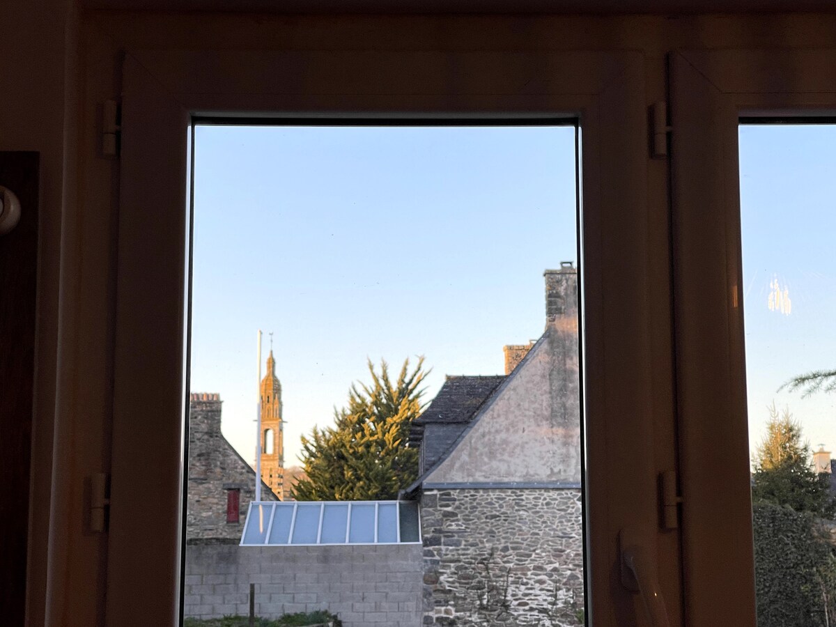 Pogled na prozor u spavaćoj sobi