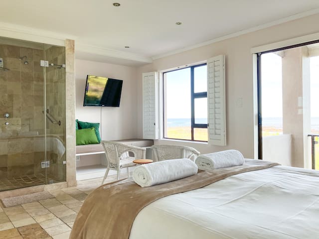 Melkbos ocean-front house gallery image 3