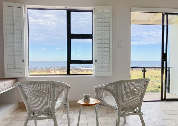 Melkbos ocean-front house gallery image 2