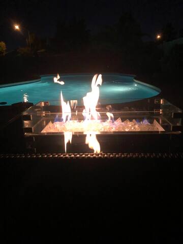 HugePrivateOasis-Sleeps10,FootMasgrsArcadeMachine