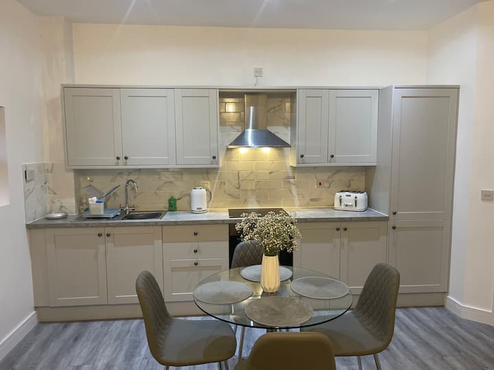 Hyfrydol Bach Houses for Rent in Bridgend County Borough, Wales